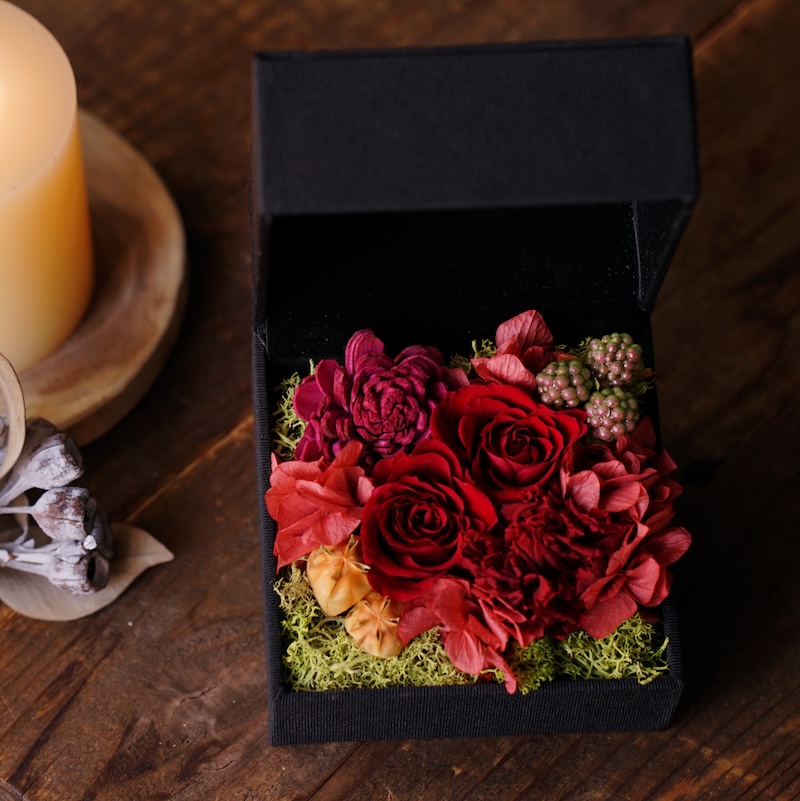 GROUNDの還暦祝いのフラワーボックス