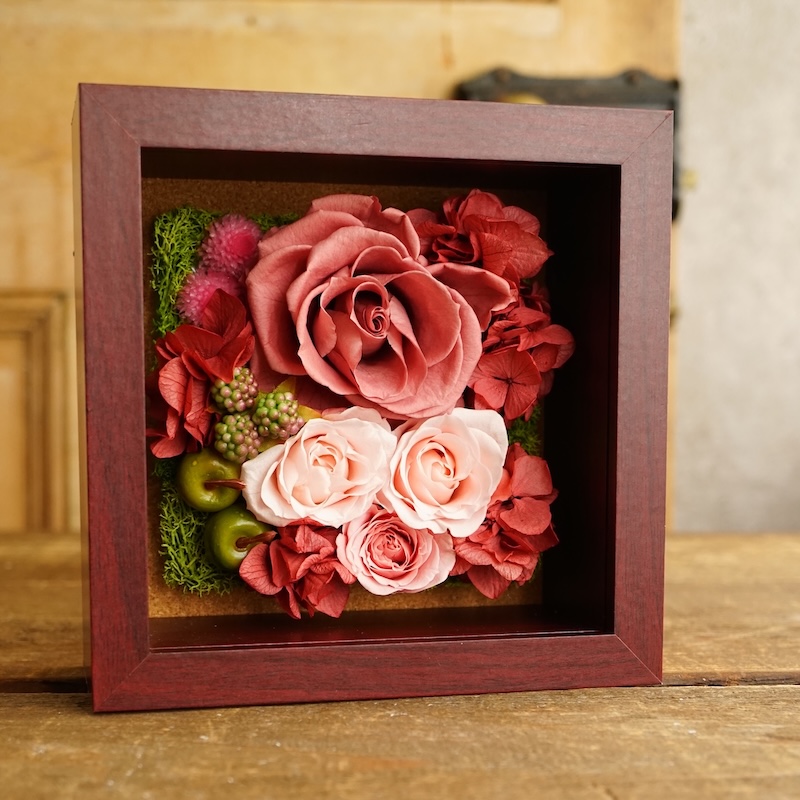 GROUNDの還暦祝いのフラワーフレーム