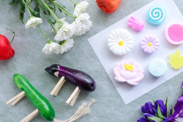 法事法要まとめ|自宅に飾るお悔やみ・お供え花の金額相場は