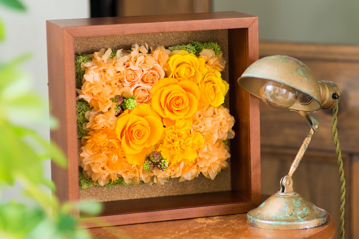 GROUNDの女性の退職祝い　おしゃれなお花のプレゼント