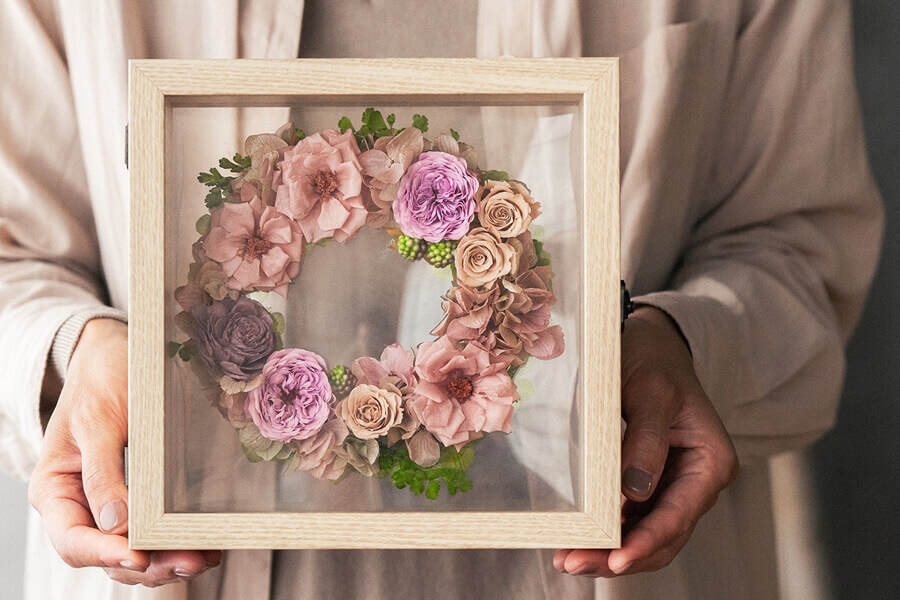 女性の退職祝いに贈るプリザーブドフラワー