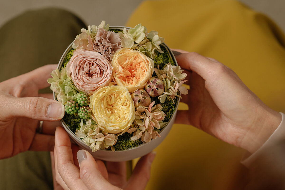GROUNDの結婚記念日　おしゃれなお花のプレゼント