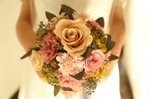 結婚祝い・入籍祝いに贈るお花｜マナー・相場