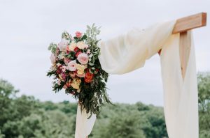 祝電を式場に郵送する｜宛先・宛名・差出人の正しい書き方