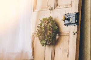 リースとツリーで彩るクリスマス