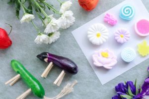 お盆の香典マナー(金額・袋の書き方)　辞退されたら「お供え花」で気持ちを伝えよう