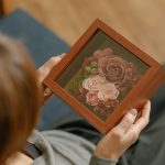 【退職祝い】「何もいらない」と言う母へ。長年の子育てと仕事への感謝を込めて贈る、記念品になるお花