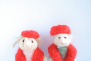 長寿祝いにちゃんちゃんこを着せるのはなぜ？テーマカラーで変わる長寿の色